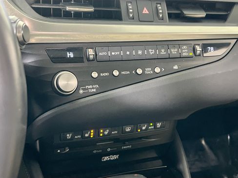 Used 2021 Lexus ES 300h Ultra Luxury w/ Accessory Package 2 image 16