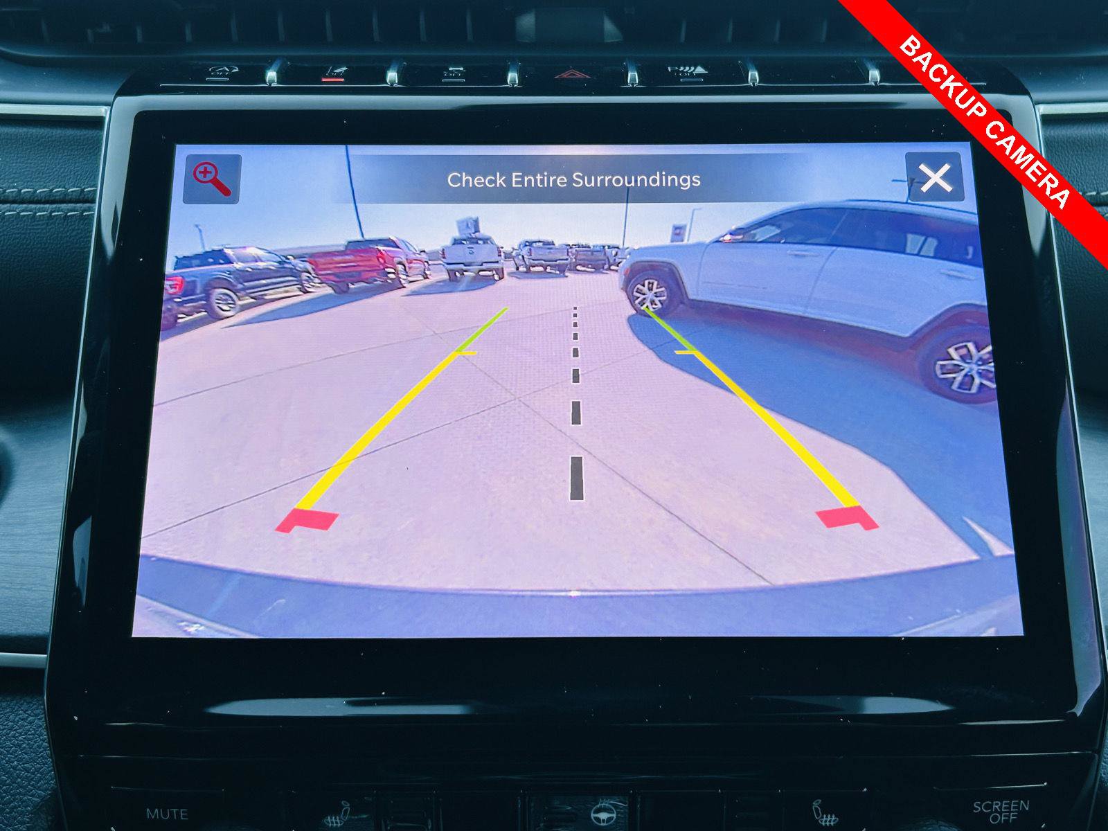 Used 2025 Jeep Grand Cherokee L Limited w/ Black Appearance Package AWD/4WD image 12