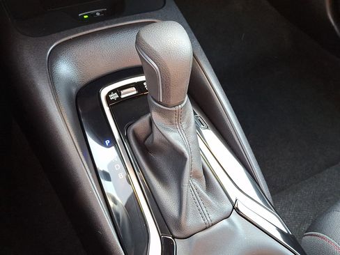 Certified 2025 Toyota Corolla SE w/ SE Premium Package FWD image 15