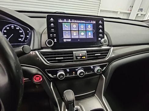 Used 2018 Honda Accord Sport image 13