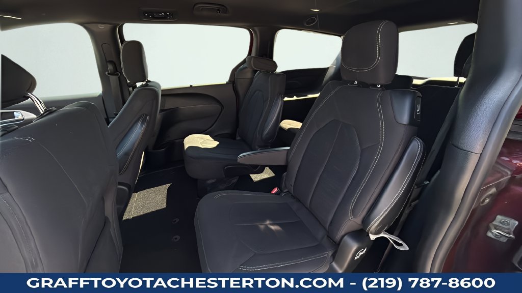 Used 2019 Chrysler Pacifica Touring Plus w/ S Appearance Package FWD image 24