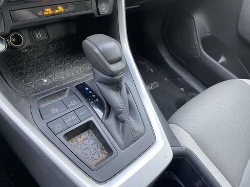 Used 2024 Toyota RAV4 LE image 41