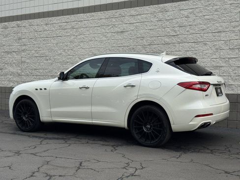 Used 2017 Maserati Levante S image 2