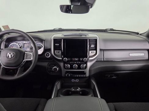 New 2026 RAM 1500 4x4 Crew Cab image 32