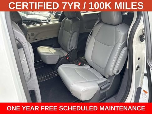 Used 2024 Toyota Sienna XLE FWD image 17