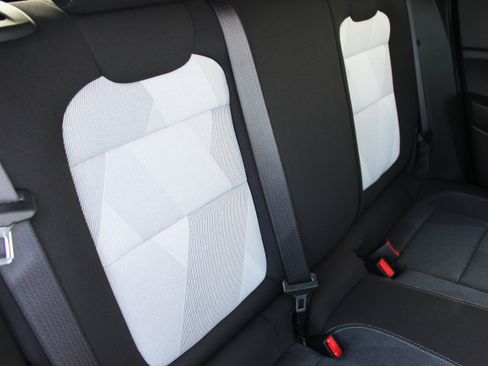 Used 2025 Chevrolet Trax LS w/ LS Convenience Package image 40