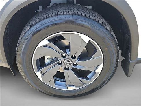 Certified 2026 Nissan Rogue SV FWD image 30