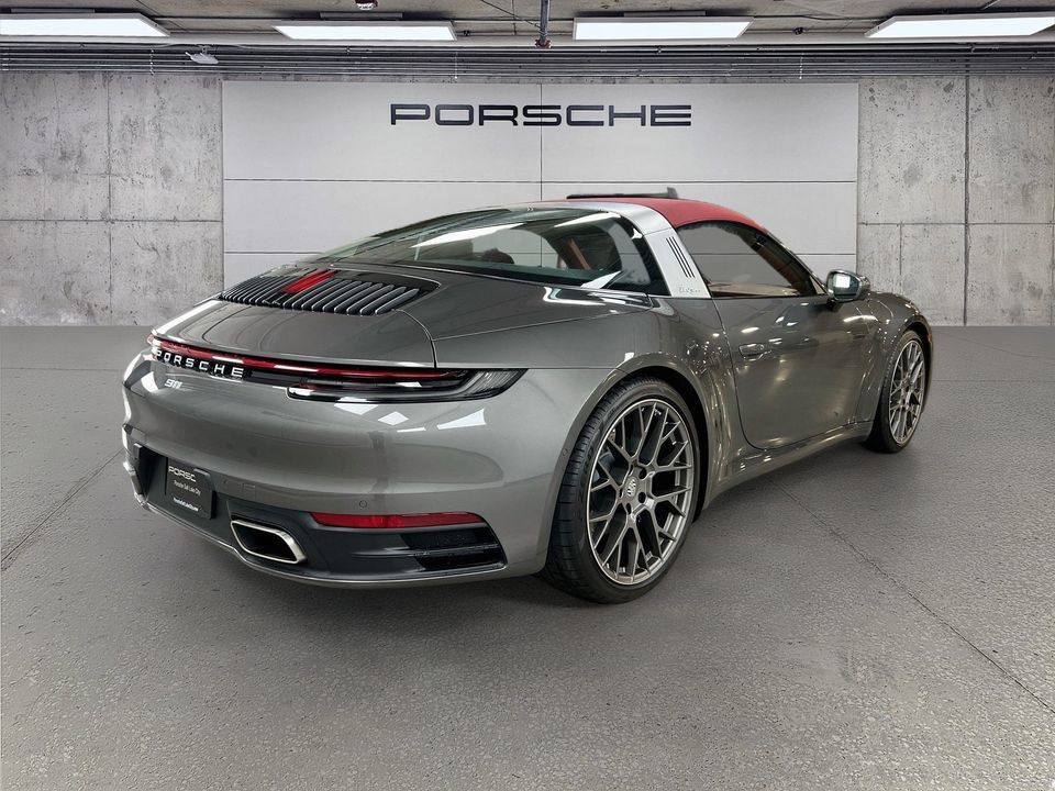 Certified 2024 Porsche 911 Targa 4 AWD/4WD image 9