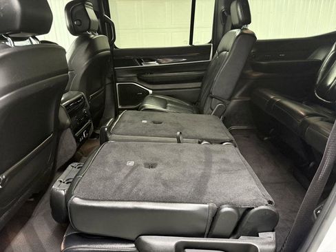 Used 2022 Jeep Wagoneer Series III image 33