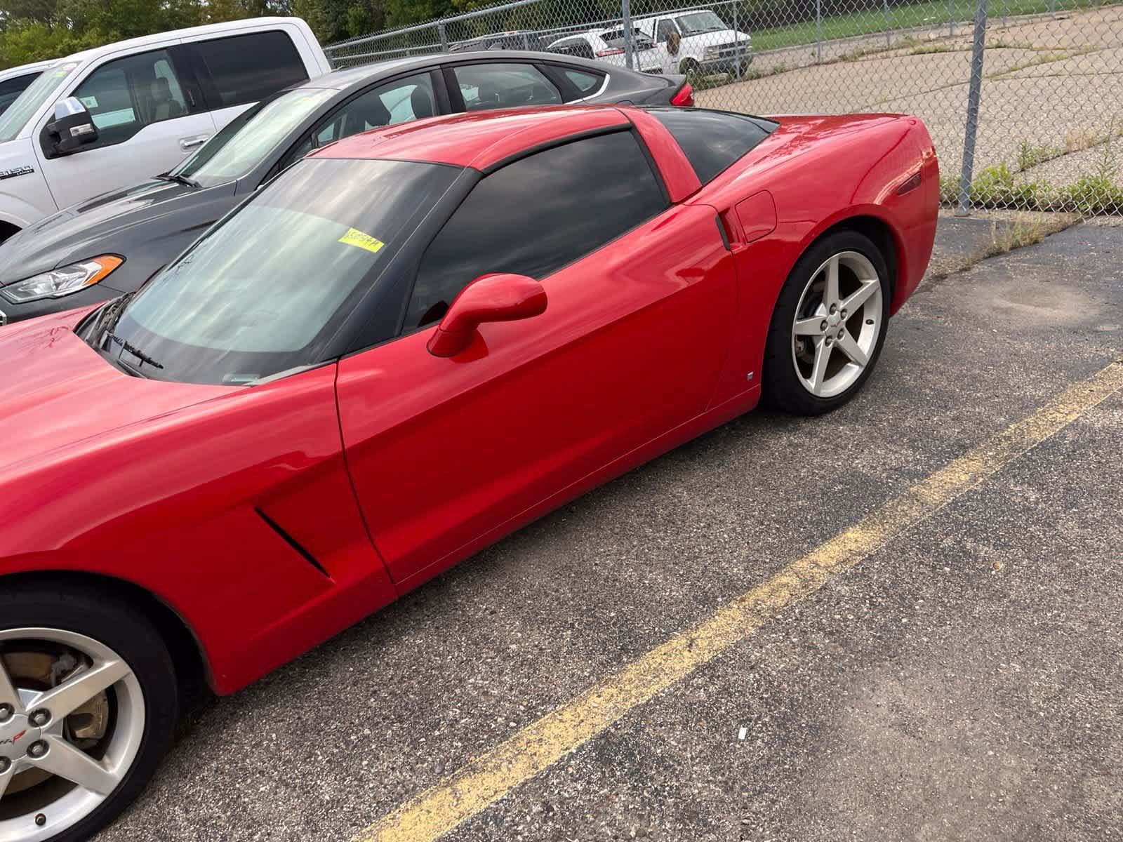 Used 2006 Chevrolet Corvette Coupe w/ Preferred Equipment Group RWD image 8
