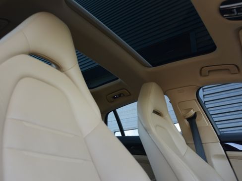 Certified 2018 Porsche Panamera 4 AWD/4WD image 28