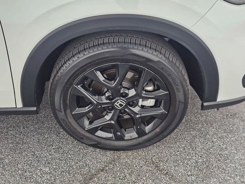 Used 2024 Honda HR-V Sport image 9