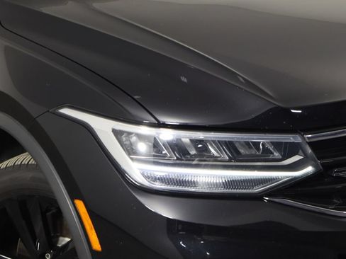 Used 2023 Volkswagen Tiguan SE R-Line FWD image 45