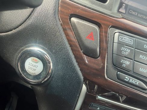 Used 2015 Nissan Pathfinder SL w/ SL Premium Package FWD image 20