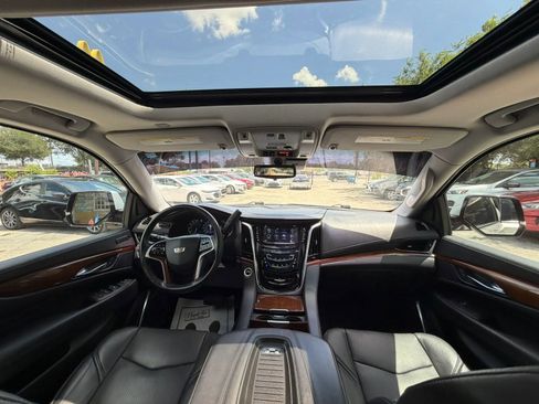Used 2020 Cadillac Escalade ESV Luxury RWD image 17