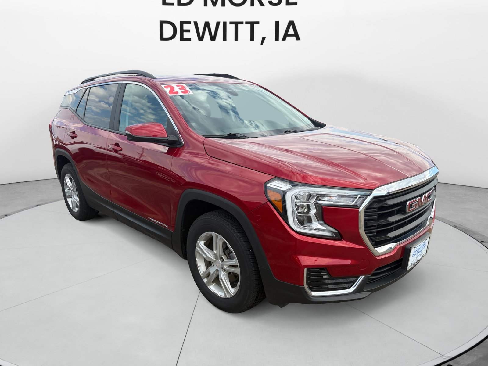 Used 2023 GMC Terrain SLE w/ Driver Convenience Package AWD/4WD image 7