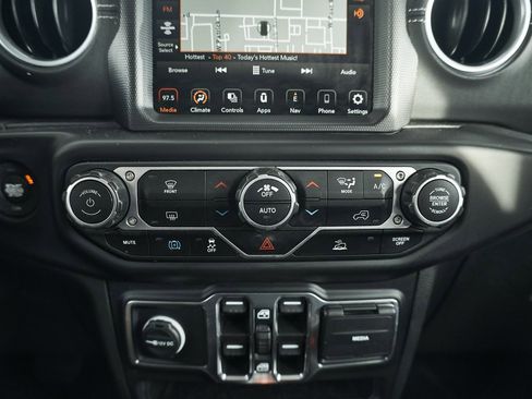 Used 2023 Jeep Wrangler Unlimited Sahara image 49