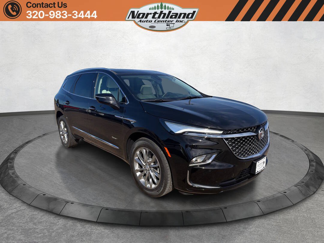 Used 2024 Buick Enclave Avenir AWD/4WD image 3