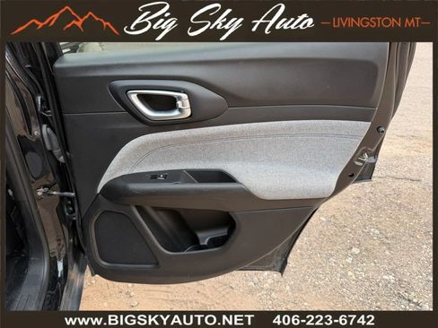 Used 2024 Jeep Compass Sport AWD/4WD image 19