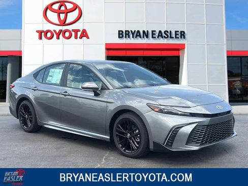 New 2026 Toyota Camry SE FWD image 1