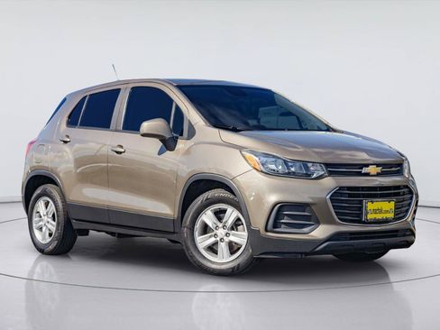 Used 2020 Chevrolet Trax LS w/ Tint and Cruise Package FWD image 1