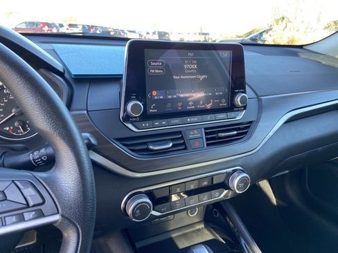 Used 2024 Nissan Altima 2.5 SV image 36