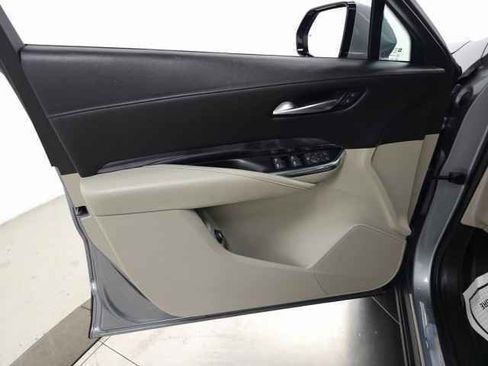 Used 2023 Cadillac XT4 Luxury w/ Cold Weather Package image 14