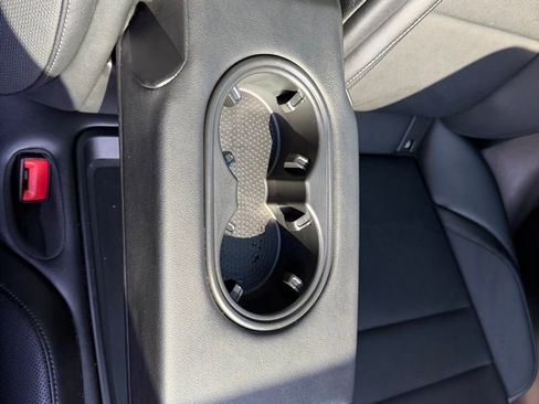 Used 2022 Porsche Taycan 4S image 32