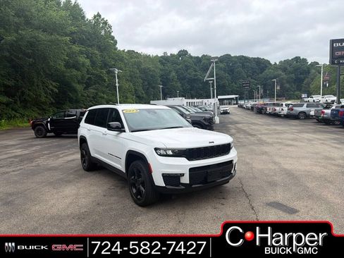 Used 2023 Jeep Grand Cherokee L Limited w/ Black Appearance Package AWD/4WD image 1