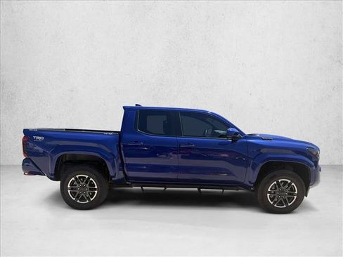 Used 2025 Toyota Tacoma TRD Sport AWD/4WD image 6
