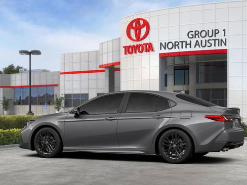 Used 2026 Toyota Camry SE FWD image 5