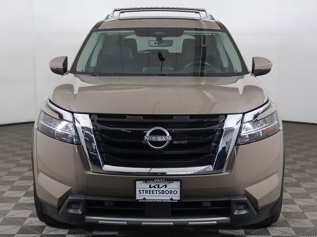 Used 2023 Nissan Pathfinder Platinum w/ Cargo Package AWD/4WD image 17