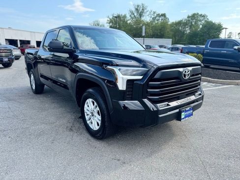 Used 2024 Toyota Tundra SR5 w/ SR5 Convenience Package AWD/4WD image 8