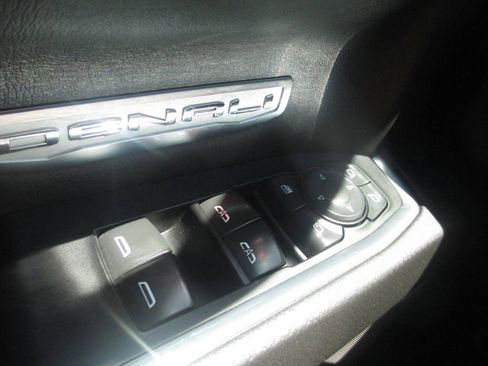 Used 2022 GMC Sierra 1500 Denali AWD/4WD image 30