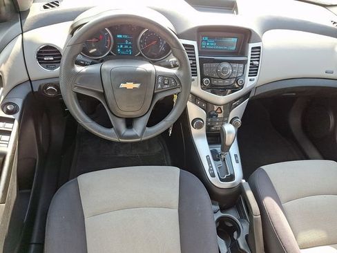 Used 2013 Chevrolet Cruze LS FWD image 12