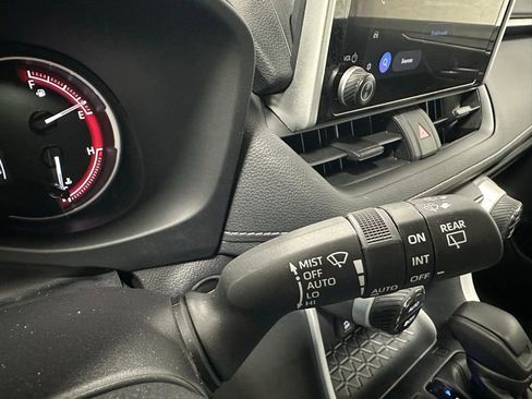 Used 2025 Toyota RAV4 XLE w/ Convenience Package image 21