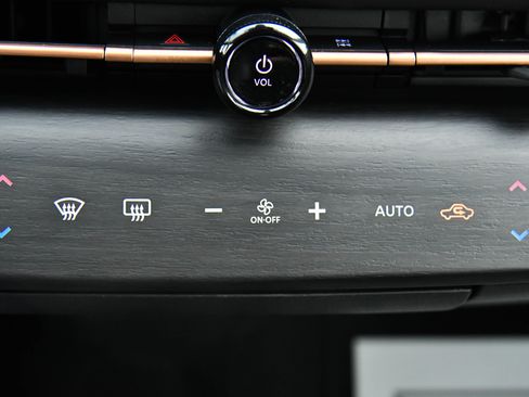 Used 2024 Nissan Ariya FWD image 29