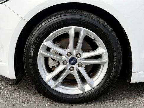 Used 2018 Ford Fusion SE w/ Equipment Group 602A FWD image 10