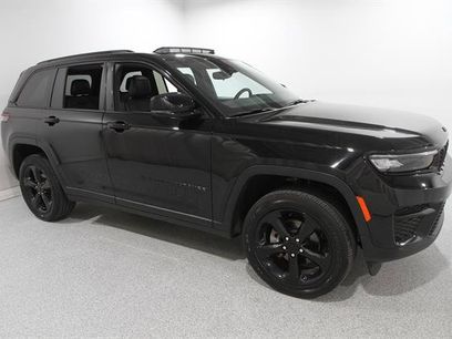 Used 2023 Jeep Grand Cherokee Altitude