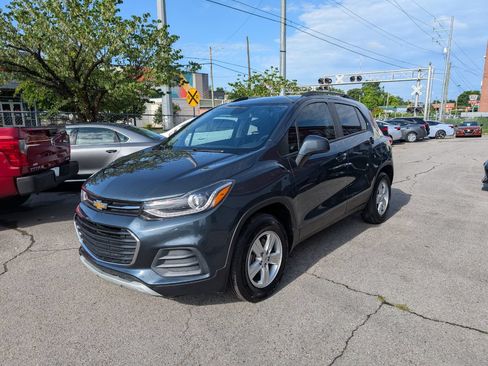 Used 2021 Chevrolet Trax LT AWD/4WD image 3