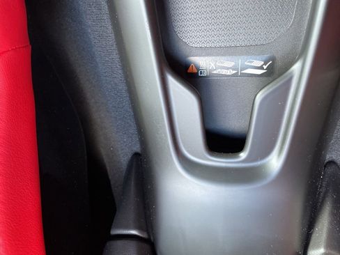 Used 2021 Chevrolet Corvette Stingray Preferred Cpe w/ 2LT image 25