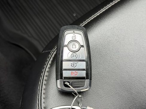 Used 2023 Ford Explorer XLT w/ Equipment Group 202A AWD/4WD image 15