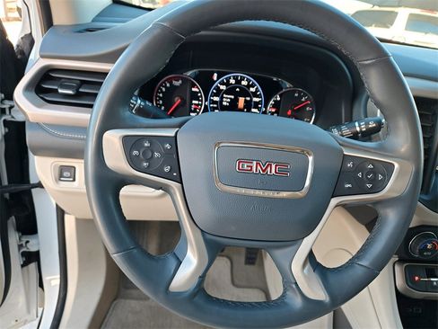 Used 2023 GMC Acadia Denali image 14