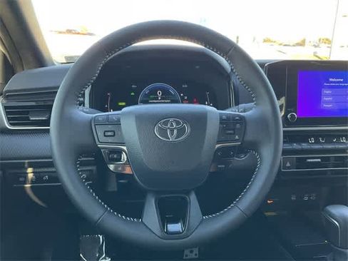 Used 2026 Toyota Camry SE image 19