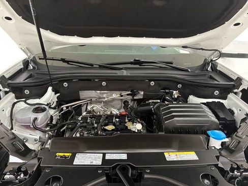 Used 2025 Volkswagen Atlas SE AWD/4WD image 11