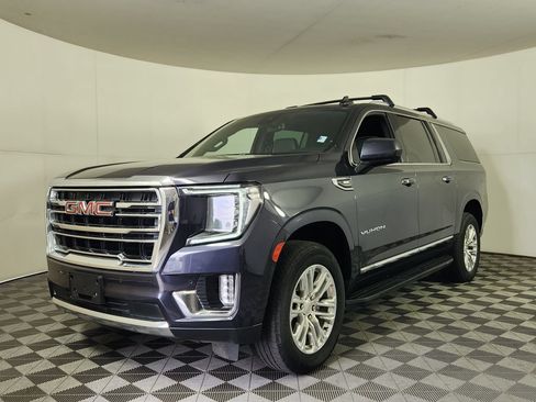 Used 2023 GMC Yukon XL SLT AWD/4WD image 3
