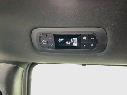 Used 2020 Chrysler Pacifica Touring-L Plus FWD image 25