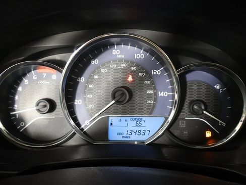 Used 2015 Toyota Corolla L image 23