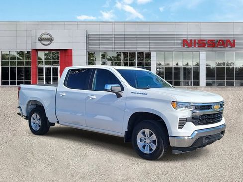 Used 2025 Chevrolet Silverado 1500 LT image 2