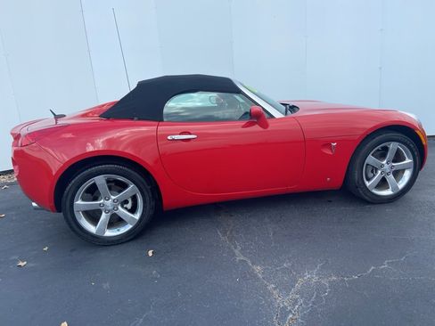 Used 2008 Pontiac Solstice Convertible w/ Premium Package image 8